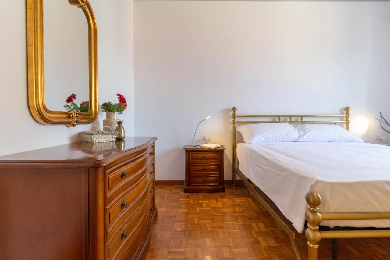 Mamma Ciccia Holiday Home - Casa Imperia Mandello del Lario Kültér fotó